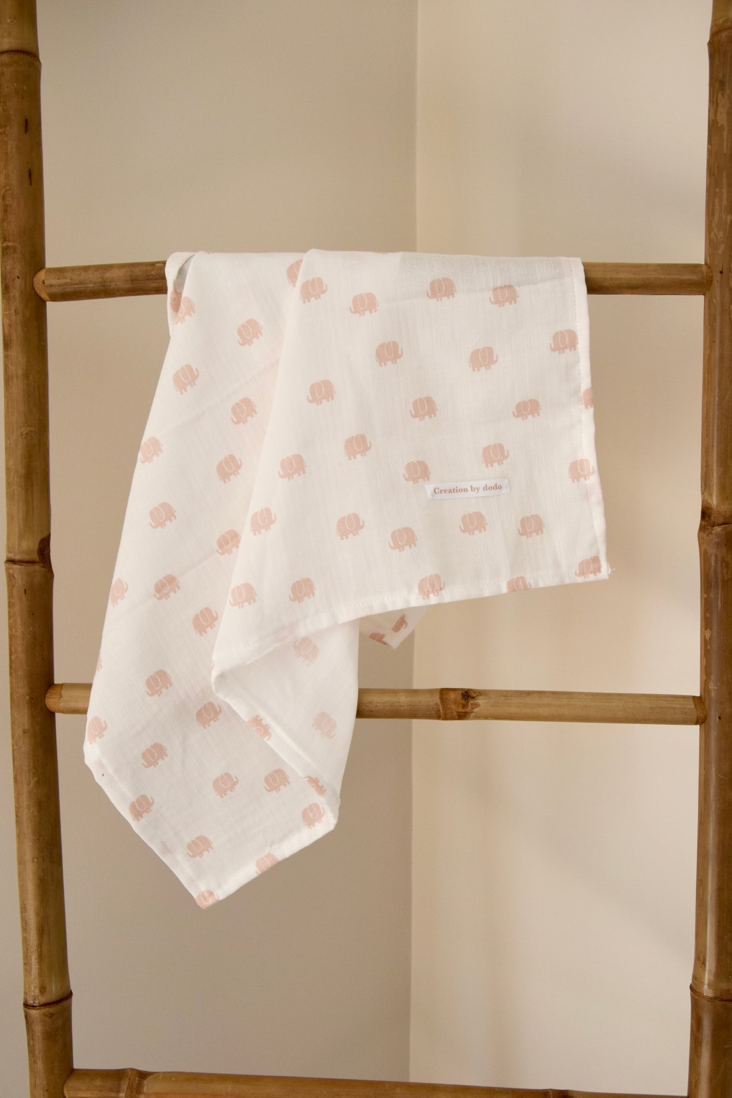 Lange éléphant rose (Personnalisé)